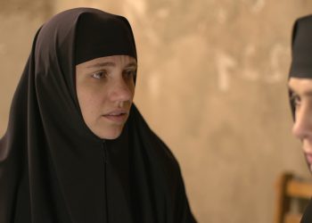 Μαύρο Ρόδο: Υποψίες για την εγκυμοσύνη της Ελισάβετ