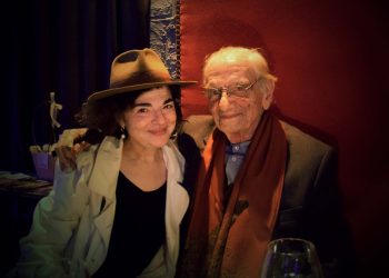 Αθηνάς Παναγούλη, Επιτάφιος: Πρεμιέρα με φίλους για την Μάνια Παπαδημητρίου στο Θέατρο Vault