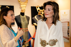 Μουσείο Κοσμήματος Ηλία Λαλαούνη: Εγκαίνια της έκθεσης «Ντύνοντας ιστορίες της Επανάστασης»