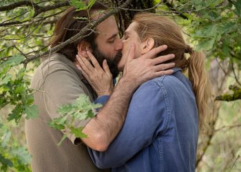 Το χρονικό ενός εφήμερου έρωτα: Η αισθηματική κωμωδία-έκπληξη