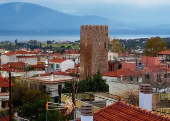 Στα ξακουστά Πολιτικά: Ένας γραφικός τόπος-στολίδι με ιστορία και παράδοση στην Εύβοια