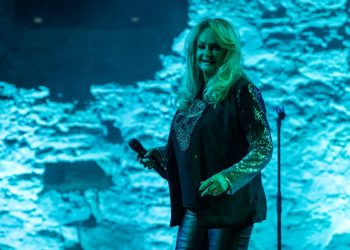 Bonnie Tyler & Chris Norman: Διαχρονικές μουσικές αξίες στο λόφο της Σάνης