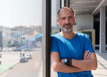 Χρήστος Σουγάρης: “Το θέατρο κινδυνεύει μόνο από το κακό θέατρο”