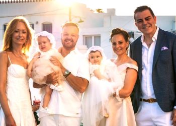 Γιώργος Δεπάστας & Τζούλια Βισβάρδη: Παραμυθένια βάφτιση στη Σίφνο