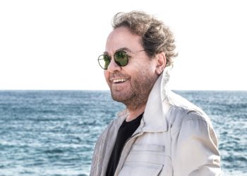 Ο Γιάννης Πάριος στο Θέατρο Γης στη Θεσσαλονίκη