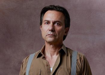 Το προξενιό της Ιουλίας: Ποιος είναι ο Κωστής Στασινόπουλος