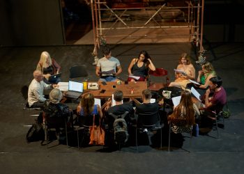 Πρώτη ανάγνωση για την “Ιστορία του σπασμένου καθρέφτη” στην Παιδική Σκηνή Θεάτρου Τέχνης