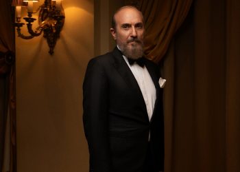 Ο Παράδεισος των κυριών: Ποιος είναι ο Χρήστος Πολύζος