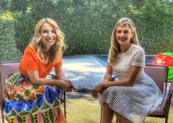 Κυριακή με «Μαμά-δες» και την Τζένη Θεωνά