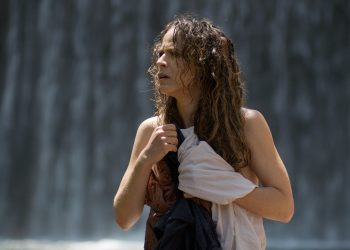 Η μάγισσα: Συνωμοσίες, πάθη, μυστικά και σκιές