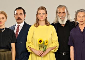 Η παραλία: Τα Μάταλα θρηνούν