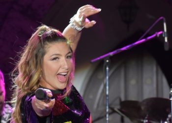 Εκρηκτική Έλενα Παπαρίζου live στο Μέγαρο Δουκίσσης Πλακεντίας -Αποκλειστικές φωτογραφίες-