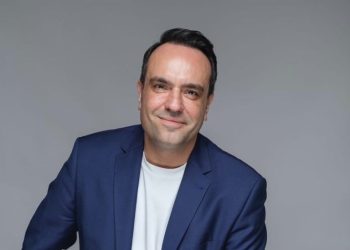 O Δήμαρχος της Μυκόνου Κωνσταντίνος Κουκάς  απαντάει για ΟΛΑ στην Χριστίνα Πολίτη