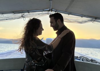 Μήνας του μέλιτος στο Ναύπλιο: Backstage στη «Γη της ελιάς»