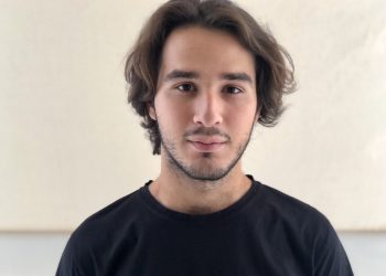 Γιάννης Σύριος: «Ζηλεύω τους ανθρώπους που βλέπουν τον κόσμο αλλιώς»