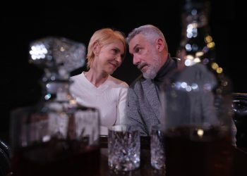 «Μικρά συζυγικά εγκλήματα» στο Θέατρο Μικρό Άνεσις