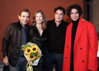 O εραστής: Πρεμιέρα με φίλους στο Θέατρο του Νέου Κόσμου