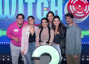 Ποιοι καλεσμένοι παίζουν «Switch»