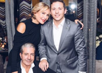 Νίκος Αγαπηνός: Dinner party με φίλους στο Kalua Athens