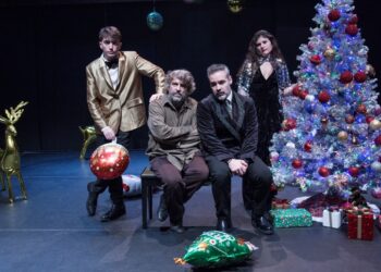 Η καταραμένη «χαρά των γιορτών» στο Θέατρο Τέχνης Φρυνίχου