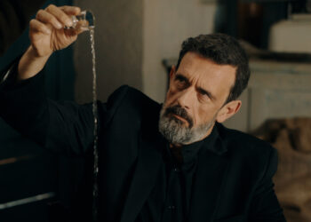 Το ναυάγιο: Ένα φλερτ γεννιέται