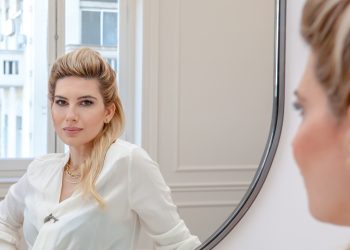 Η Ελίνα Αμπατζή απαντά σε 10+1 ερωτήσεις