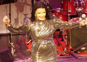 Απαστράπτουσα Ζωζώ! -Αποκλειστικό βίντεο-