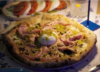 Στο Mamy Blue για Ιταλική πίτσα, τη στρογγυλή θεά της γεύσης