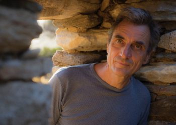 Ο Ingbert Brunk στην αίθουσα τέχνης artworx