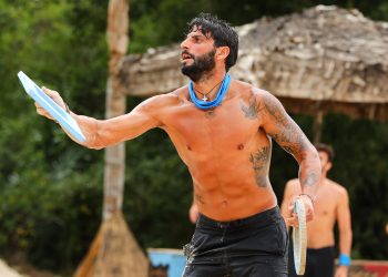 Survivor: Προβληματισμός στους Μπλε