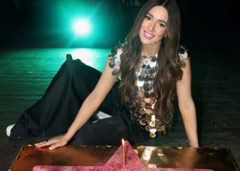 Καλομοίρα: Γενέθλια με νέο look και τούρτα-έκπληξη