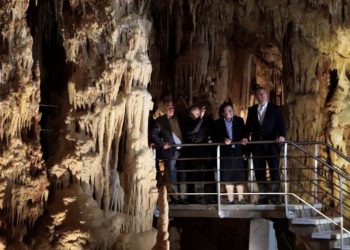 Εγκαίνια στο ανακαινισμένο Σπήλαιο Πετραλώνων Χαλκιδικής