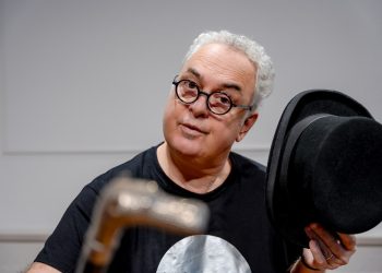 Διογένης Δασκάλου: «Εσάς θα σας ενδιέφερε η σάτιρα με όρια;»