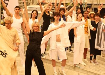 Parthenis: Εντυπωσιακό street fashion show στην Ομόνοια