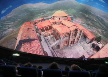 Διαδραστική περιήγηση στην Ιερά Μονή του Οσίου Λουκά του Στειριώτη