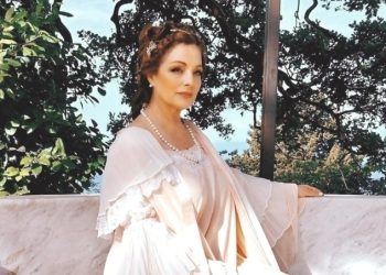 Η Άντζελα Γκερέκου γίνεται «Πριγκίπισσα Σίσσυ»