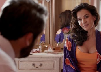 Ψυχοκόρες: Πισώπλατα παιχνίδια