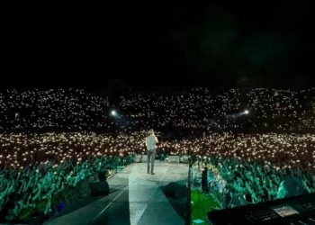 20.000 άτομα αποθέωσαν τον Νίκο Οικονομόπουλο στη Θεσσαλονίκη