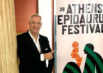 Εντυπωσίασε ο Γιώργος Ντάβλας στις «Ετυμολογίες» του Φεστιβάλ Αθηνών Επιδαύρου