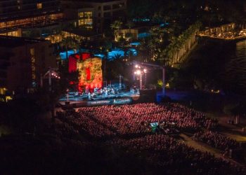 Mίμης Πλέσσας: 100 χρόνια ζωής στο Sani Festival