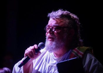 Σταμάτης Κραουνάκης: «Πιάνει ο Έρωτας δουλειά» στο Κατράκειο