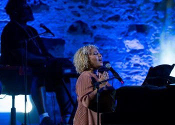 Η Emeli Sandé μάγεψε στο Sani Festival