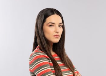 Διάφανη αγάπη: Ποια είναι η Φωτεινή