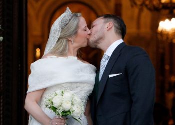 Να ζήσετε! Παντρεύτηκαν η Θεοδώρα και ο Μάθιου Κουμάρ