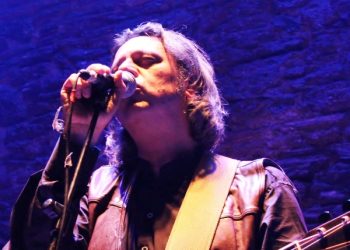 Ο Δημήτρης Ζερβουδάκης στην πλαζ της Αρετσούς