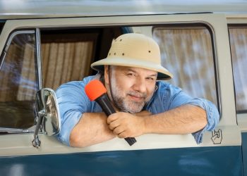 Πρεμιέρα: «The Roadshow» με τον Γρηγόρη Αρναούτογλου