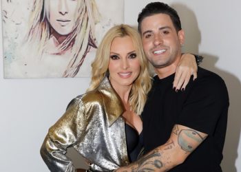 Μια βραδιά με την Πέγκυ Ζήνα στο «Mezzo Athens Party Stage»