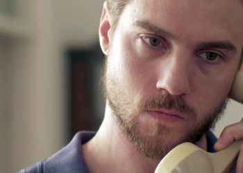 Η παραλία: Το σκοτεινό παρελθόν της οικογένειας