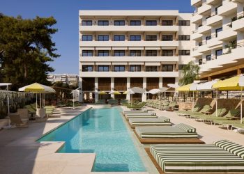 Άνοιξε το Ace Hotel & Swim Club Athens στην Αθηναϊκή Ριβιέρα