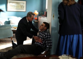 Άγιος έρωτας: Η Χριστίνα μαχαιρώνει τον Αργύρη